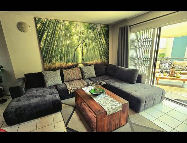 3 BEDROOM TOWNHOUSE FOR SALE IN WATERKLOOF GLEN